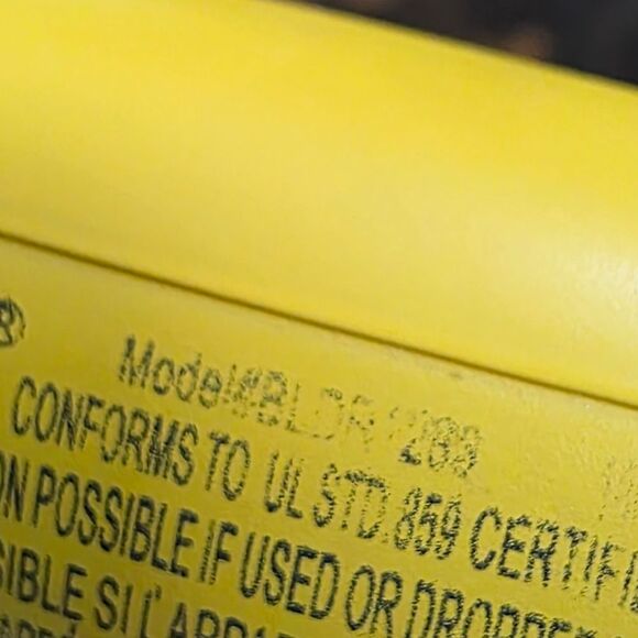 Drybar Buttercup Blow-Dryer - Picture 4 of 11